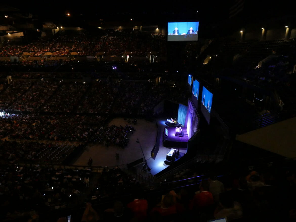 We give you our Berkshire Hathaway Shareholders' Meeting photos